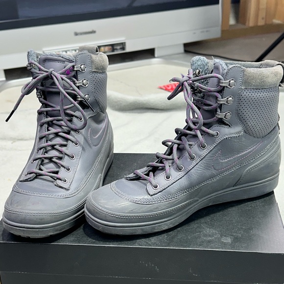 acg boots size 8